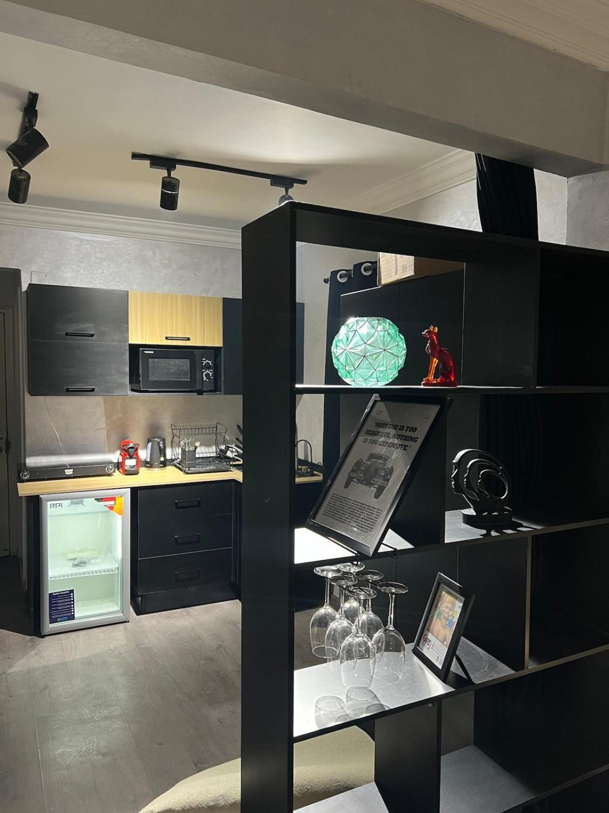 Private 10 Minutes From The Airport Apartment *